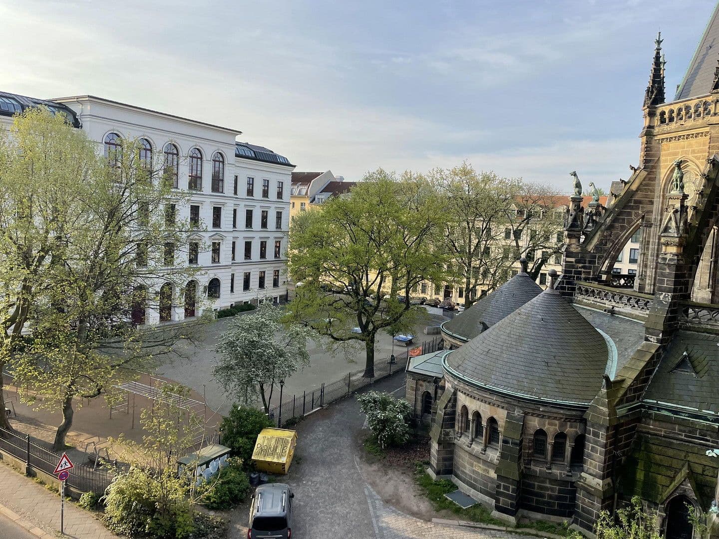 Prenájom bytu 3-izbový 100 m², Riemannstrasse 28, Leipzig, Sasko Prenájom bytu 3-izbový 100 m², Riemannstrasse 28, Leipzig, Sasko