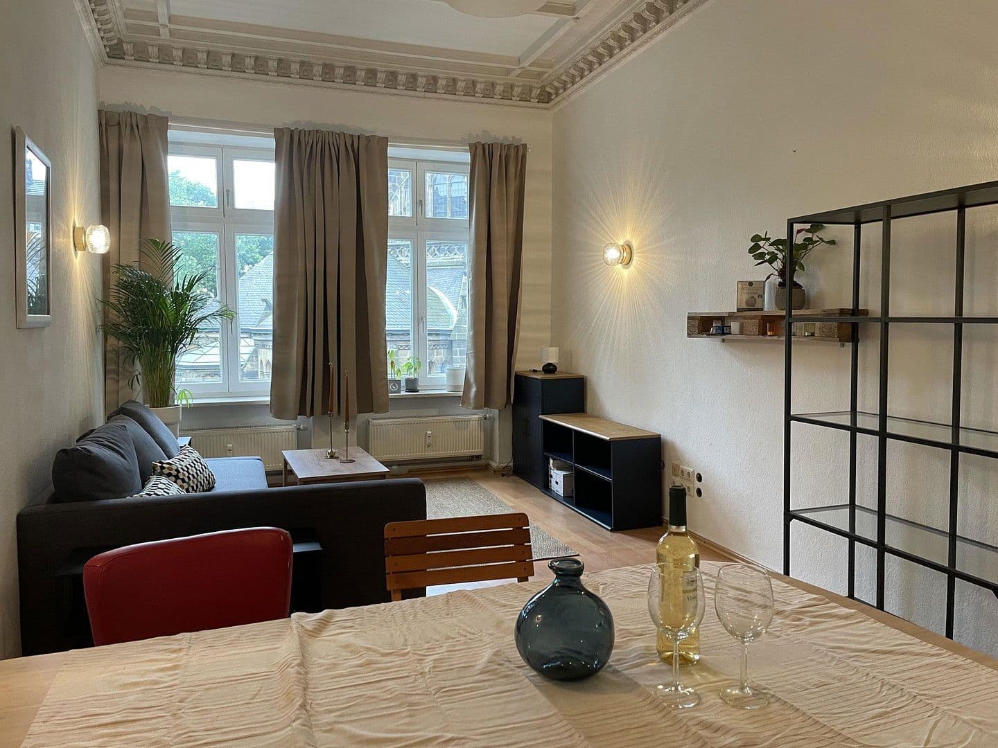 Prenájom bytu 3-izbový 100 m², Riemannstrasse 28, Leipzig, Sasko Prenájom bytu 3-izbový 100 m², Riemannstrasse 28, Leipzig, Sasko