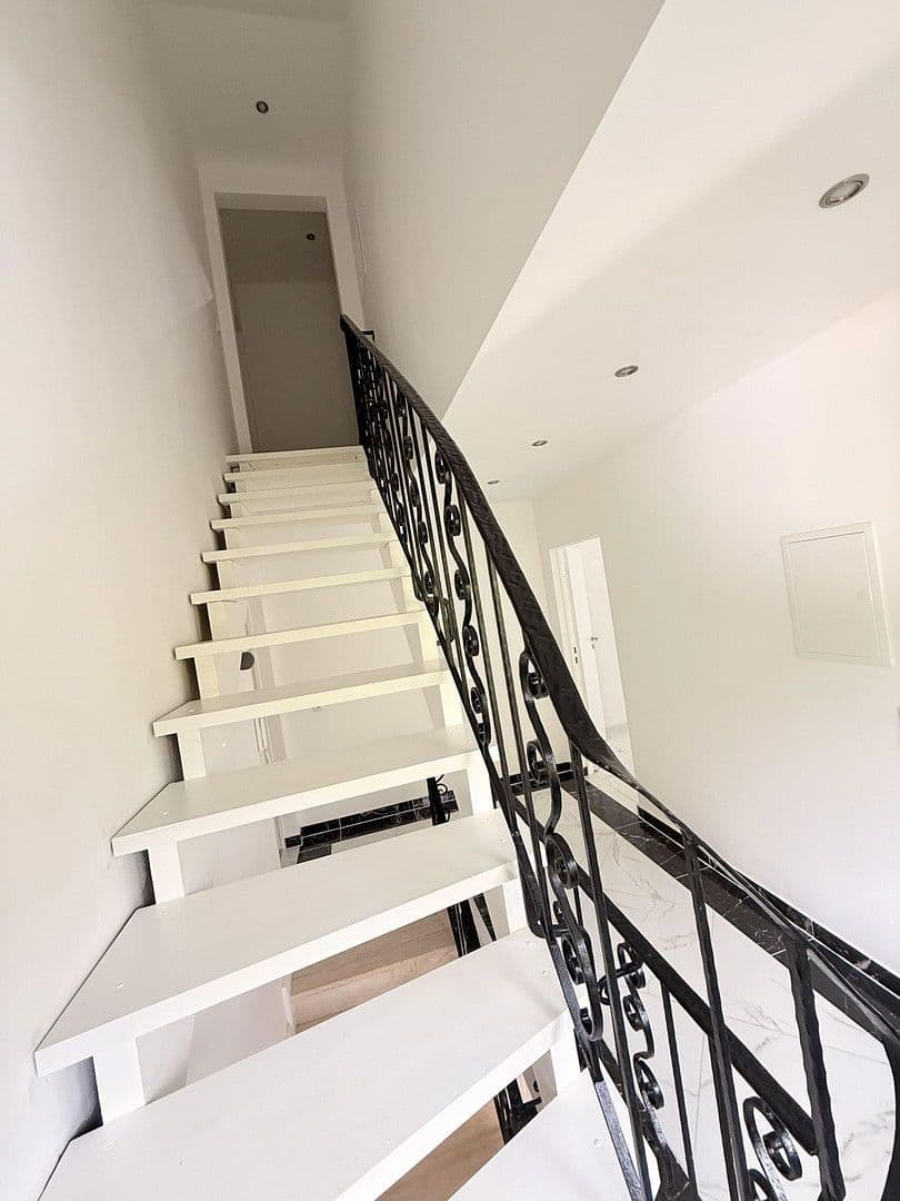 Predaj domu 240 m², pozemek 840 m², Oelmühler Straße 15, Hagen, Severné Porýnie - Westfálsko Predaj domu 240 m², pozemek 840 m², Oelmühler Straße 15, Hagen, Severné Porýnie - Westfálsko