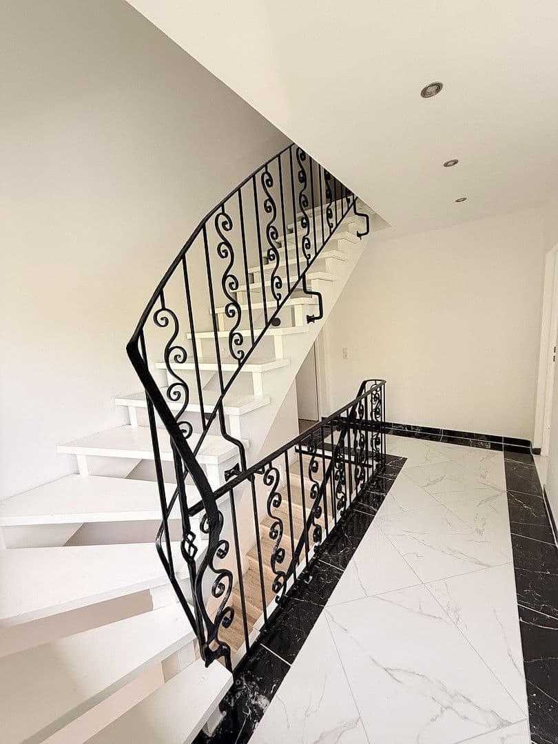 Predaj domu 240 m², pozemek 840 m², Oelmühler Straße 15, Hagen, Severné Porýnie - Westfálsko Predaj domu 240 m², pozemek 840 m², Oelmühler Straße 15, Hagen, Severné Porýnie - Westfálsko