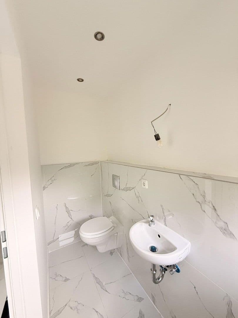 Predaj domu 240 m², pozemek 840 m², Oelmühler Straße 15, Hagen, Severné Porýnie - Westfálsko Predaj domu 240 m², pozemek 840 m², Oelmühler Straße 15, Hagen, Severné Porýnie - Westfálsko