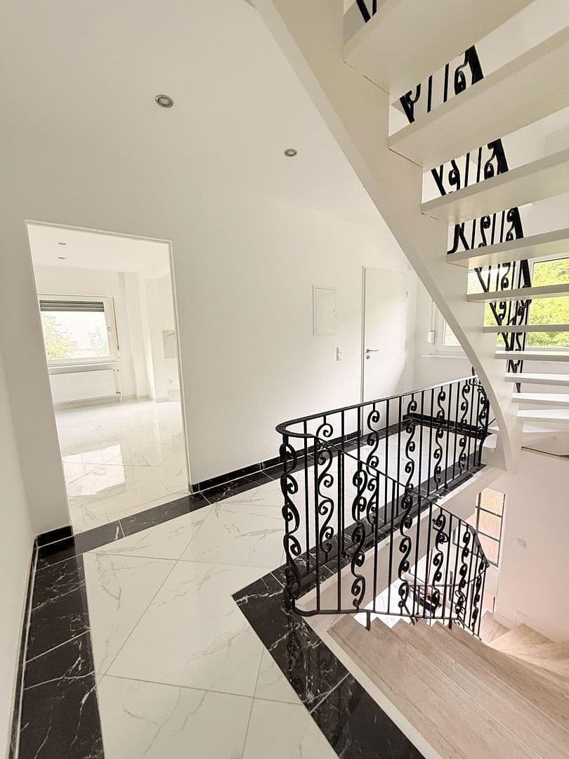 Predaj domu 240 m², pozemek 840 m², Oelmühler Straße 15, Hagen, Severné Porýnie - Westfálsko Predaj domu 240 m², pozemek 840 m², Oelmühler Straße 15, Hagen, Severné Porýnie - Westfálsko