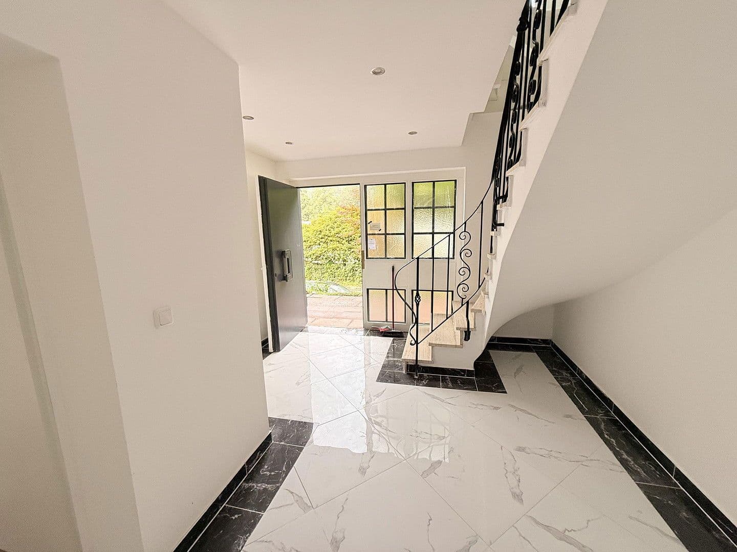 Predaj domu 240 m², pozemek 840 m², Oelmühler Straße 15, Hagen, Severné Porýnie - Westfálsko Predaj domu 240 m², pozemek 840 m², Oelmühler Straße 15, Hagen, Severné Porýnie - Westfálsko