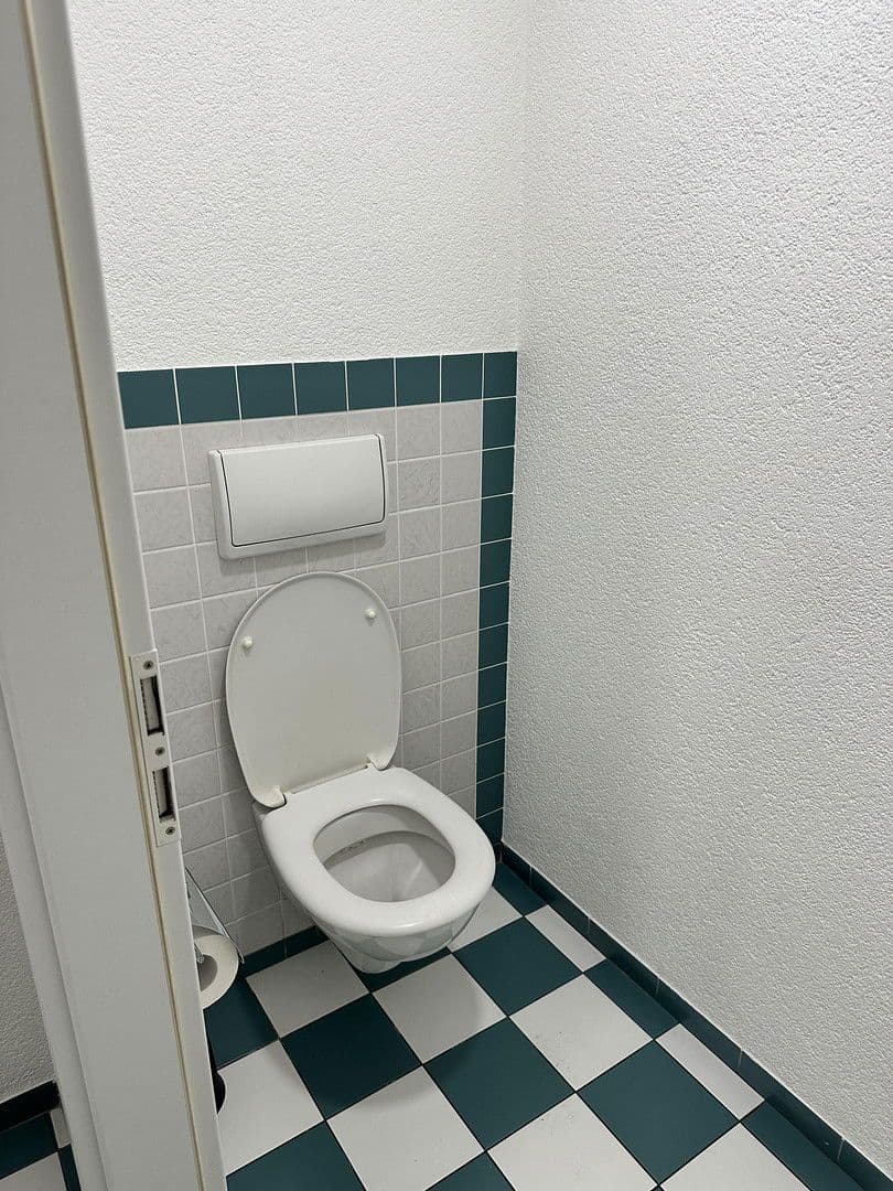 Prenájom nebytového priestoru 588 m², Mühllach 11, Röthenbach an der Pegnitz, Bavorsko Prenájom nebytového priestoru 588 m², Mühllach 11, Röthenbach an der Pegnitz, Bavorsko