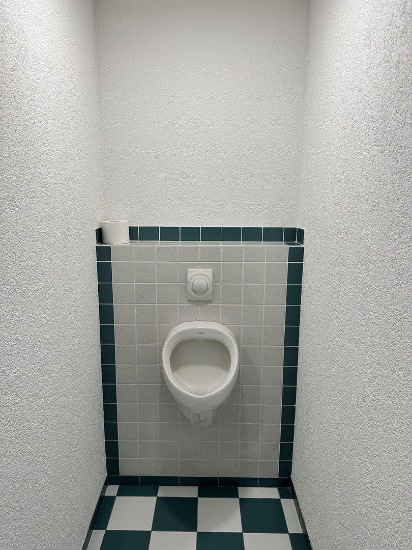 Prenájom nebytového priestoru 588 m², Mühllach 11, Röthenbach an der Pegnitz, Bavorsko Prenájom nebytového priestoru 588 m², Mühllach 11, Röthenbach an der Pegnitz, Bavorsko