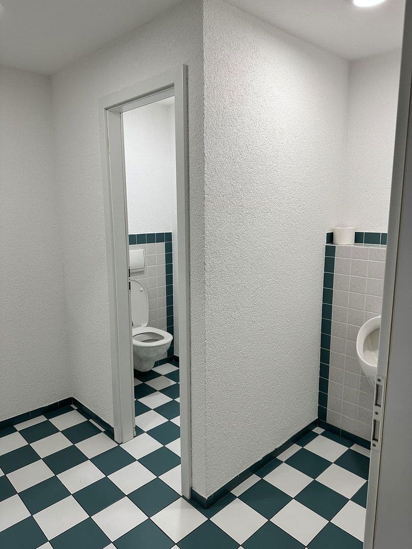 Prenájom nebytového priestoru 588 m², Mühllach 11, Röthenbach an der Pegnitz, Bavorsko Prenájom nebytového priestoru 588 m², Mühllach 11, Röthenbach an der Pegnitz, Bavorsko