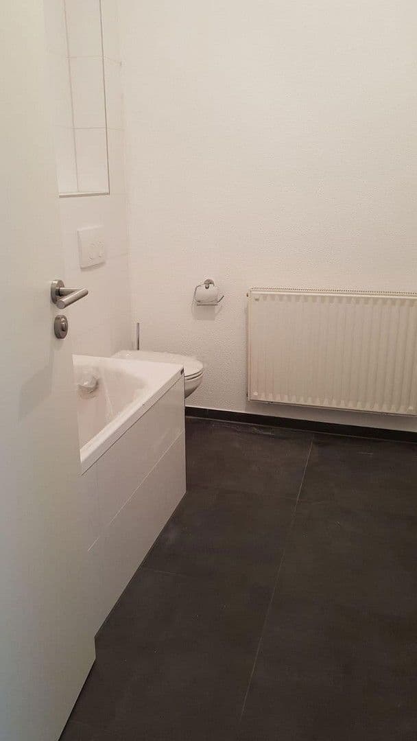 Prenájom domu 161 m², pozemek 300 m², Wettin-Löbejün, Sasko-Anhaltsko Prenájom domu 161 m², pozemek 300 m², Wettin-Löbejün, Sasko-Anhaltsko