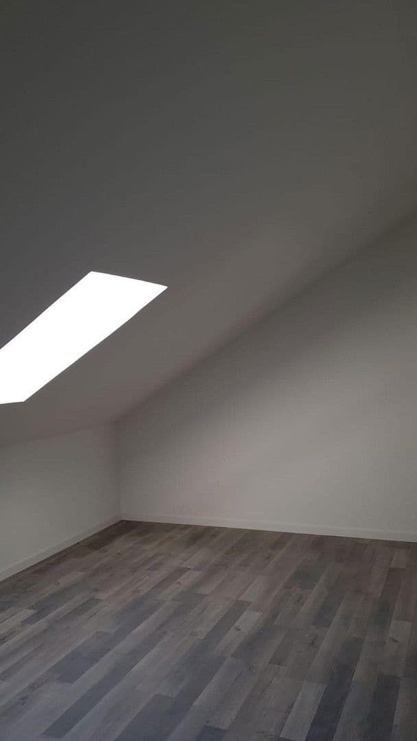 Prenájom domu 161 m², pozemek 300 m², Wettin-Löbejün, Sasko-Anhaltsko Prenájom domu 161 m², pozemek 300 m², Wettin-Löbejün, Sasko-Anhaltsko