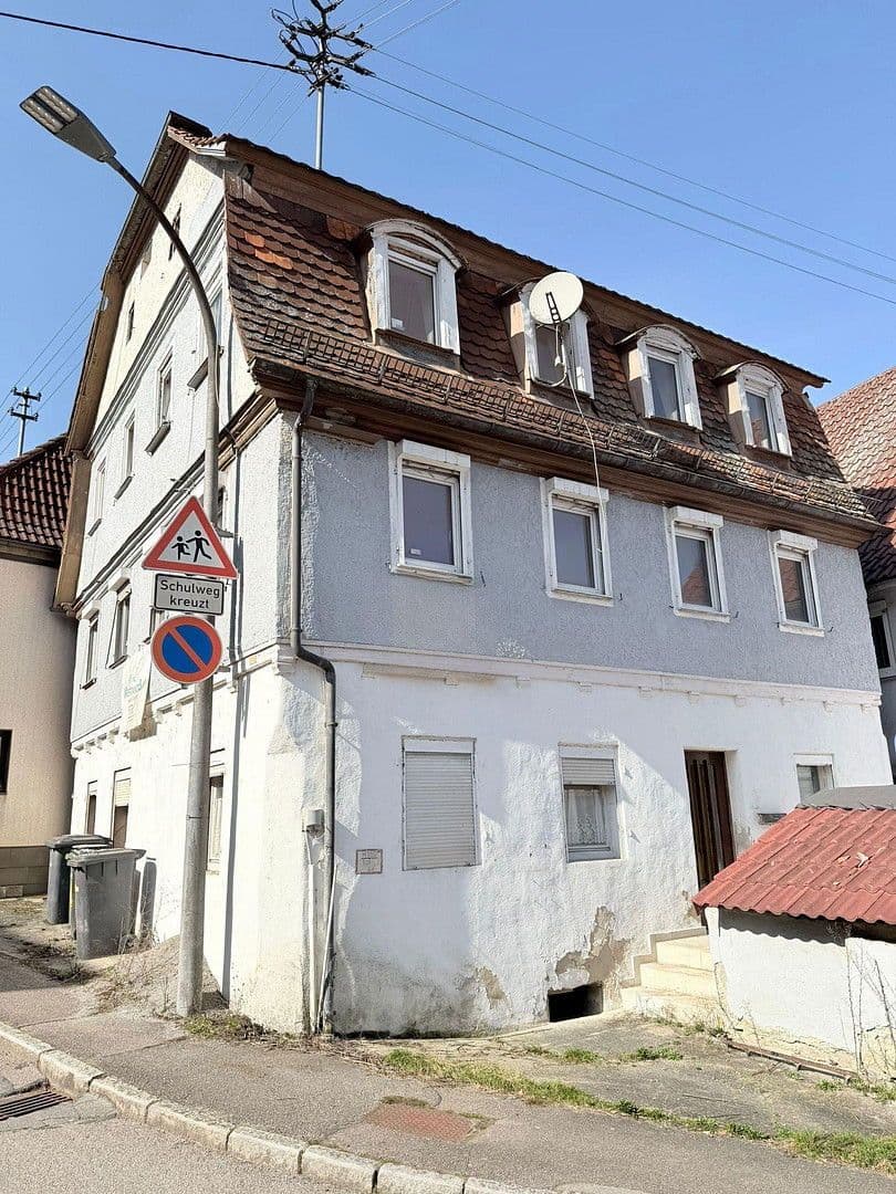 Predaj domu 220 m², pozemek 150 m², Künzelsau, Bádensko-Wurttembersko Predaj domu 220 m², pozemek 150 m², Künzelsau, Bádensko-Wurttembersko