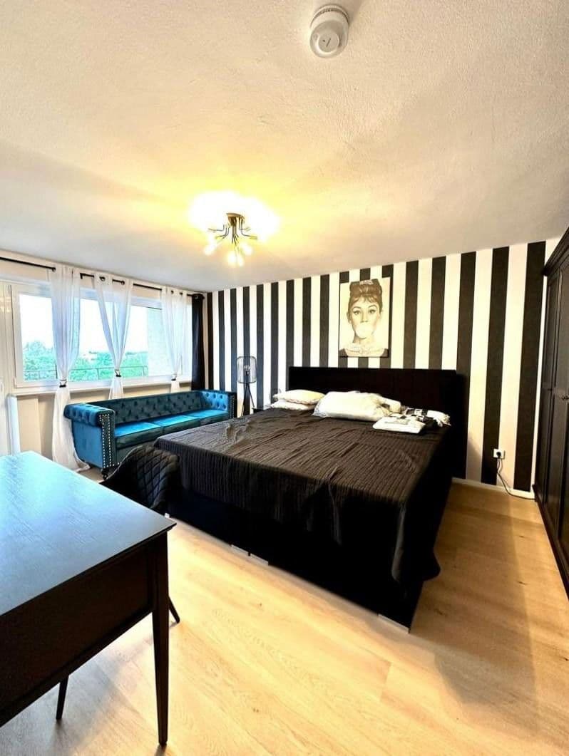 Prenájom bytu 20 m², Eduard-Spranger-Str. 24, München, Bavorsko Prenájom bytu 20 m², Eduard-Spranger-Str. 24, München, Bavorsko