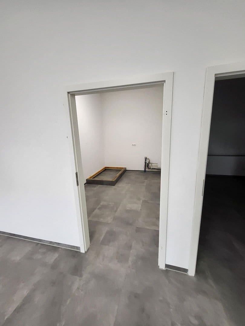 Prenájom nebytového priestoru 280 m², Viersener Straße 240, Mönchengladbach, Severné Porýnie - Westfálsko Prenájom nebytového priestoru 280 m², Viersener Straße 240, Mönchengladbach, Severné Porýnie - Westfálsko