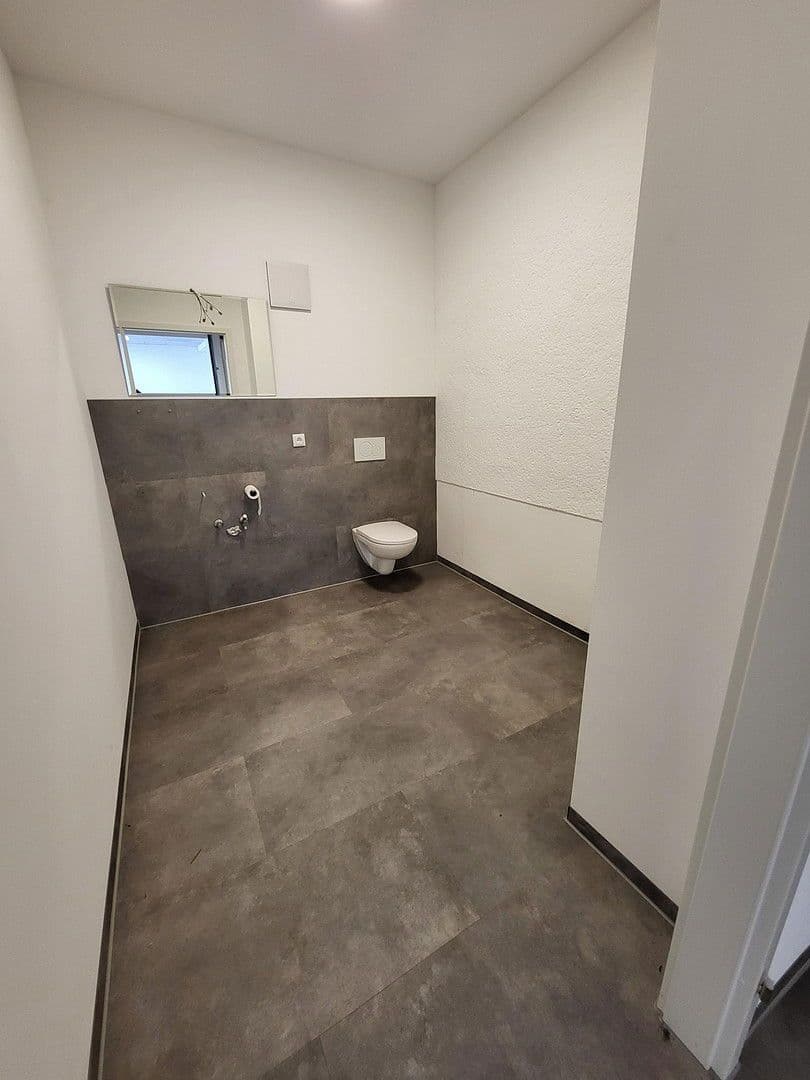 Prenájom nebytového priestoru 280 m², Viersener Straße 240, Mönchengladbach, Severné Porýnie - Westfálsko Prenájom nebytového priestoru 280 m², Viersener Straße 240, Mönchengladbach, Severné Porýnie - Westfálsko