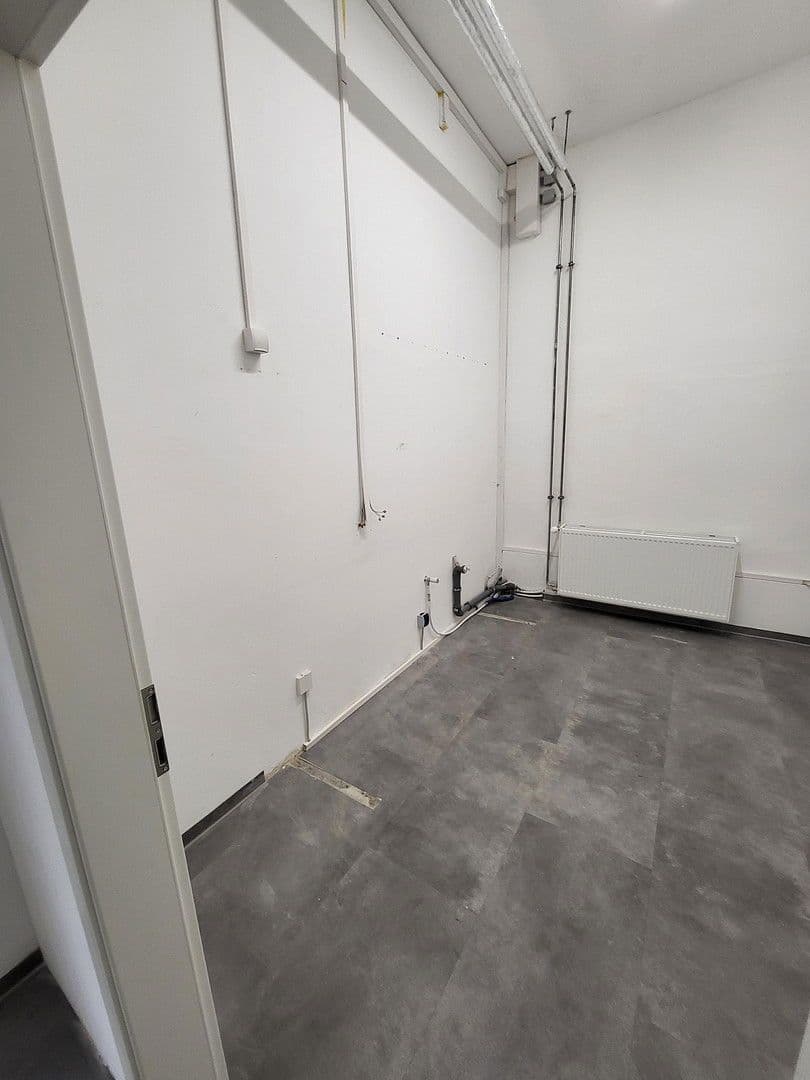 Prenájom nebytového priestoru 280 m², Viersener Straße 240, Mönchengladbach, Severné Porýnie - Westfálsko Prenájom nebytového priestoru 280 m², Viersener Straße 240, Mönchengladbach, Severné Porýnie - Westfálsko