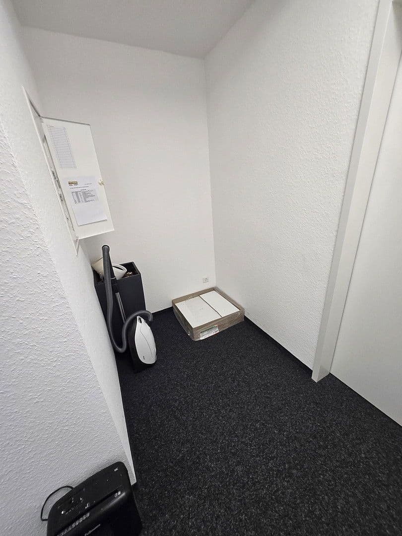 Prenájom nebytového priestoru 280 m², Viersener Straße 240, Mönchengladbach, Severné Porýnie - Westfálsko Prenájom nebytového priestoru 280 m², Viersener Straße 240, Mönchengladbach, Severné Porýnie - Westfálsko