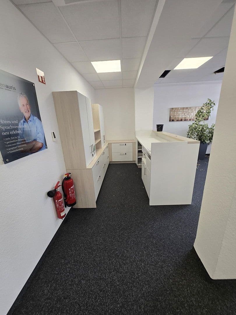 Prenájom nebytového priestoru 280 m², Viersener Straße 240, Mönchengladbach, Severné Porýnie - Westfálsko Prenájom nebytového priestoru 280 m², Viersener Straße 240, Mönchengladbach, Severné Porýnie - Westfálsko