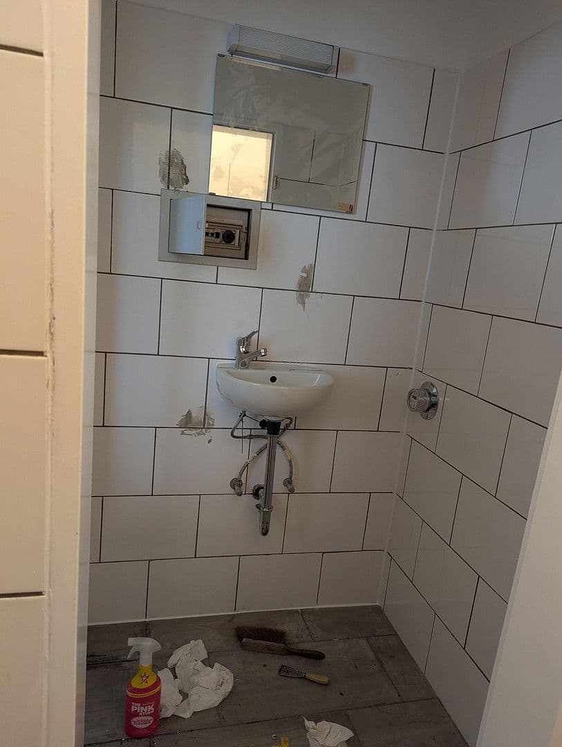 Predaj nebytového priestoru 56 m², Germering-Unterpfaffenhofen, Bavorsko Predaj nebytového priestoru 56 m², Germering-Unterpfaffenhofen, Bavorsko