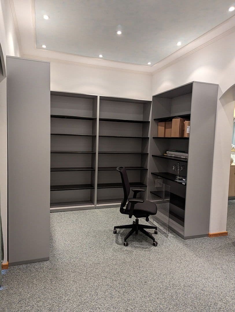 Predaj nebytového priestoru 56 m², Germering-Unterpfaffenhofen, Bavorsko Predaj nebytového priestoru 56 m², Germering-Unterpfaffenhofen, Bavorsko