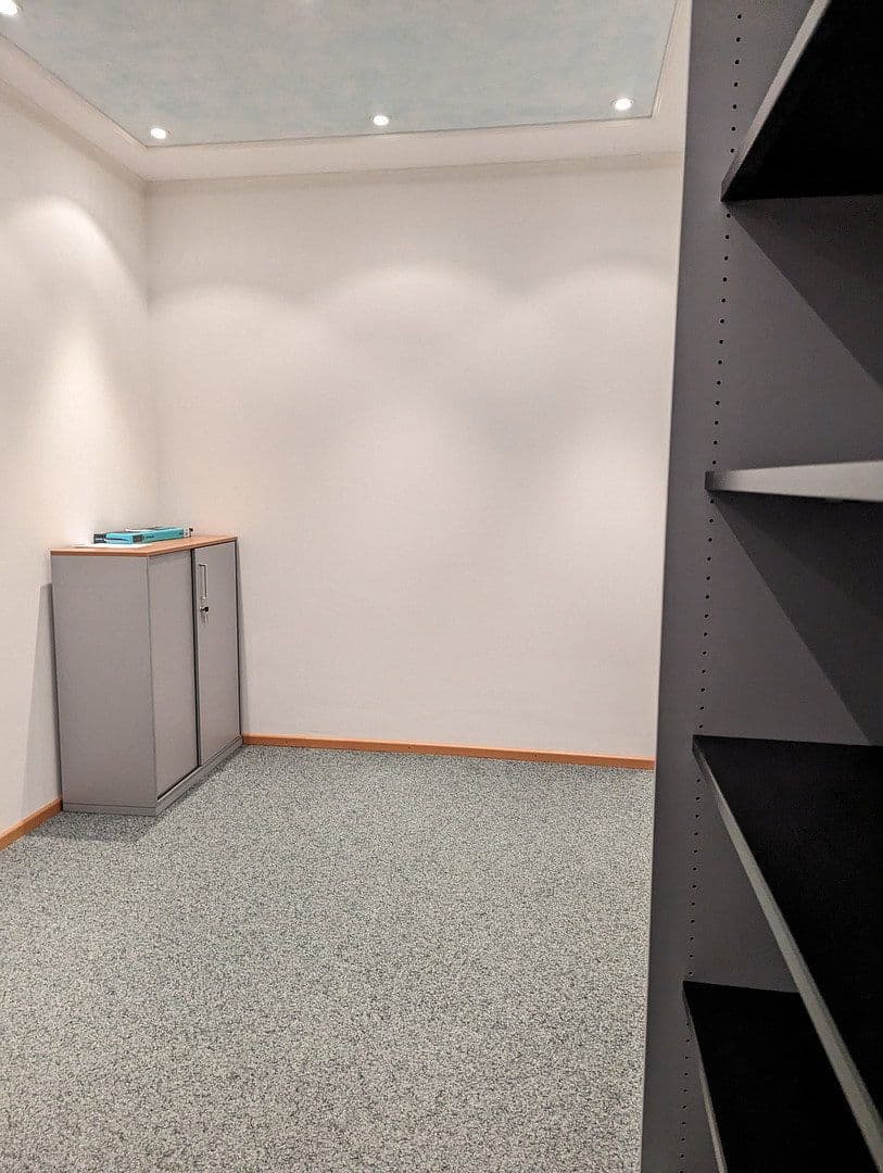 Predaj nebytového priestoru 56 m², Germering-Unterpfaffenhofen, Bavorsko Predaj nebytového priestoru 56 m², Germering-Unterpfaffenhofen, Bavorsko