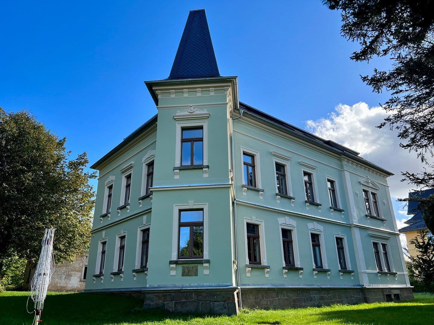 Prenájom bytu 4-izbový 116 m², August-Bebel-Straße 41, Oppach, Sasko Prenájom bytu 4-izbový 116 m², August-Bebel-Straße 41, Oppach, Sasko