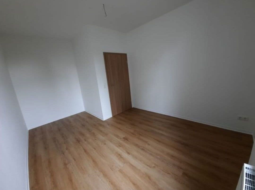 Prenájom bytu 4-izbový 116 m², August-Bebel-Straße 41, Oppach, Sasko Prenájom bytu 4-izbový 116 m², August-Bebel-Straße 41, Oppach, Sasko