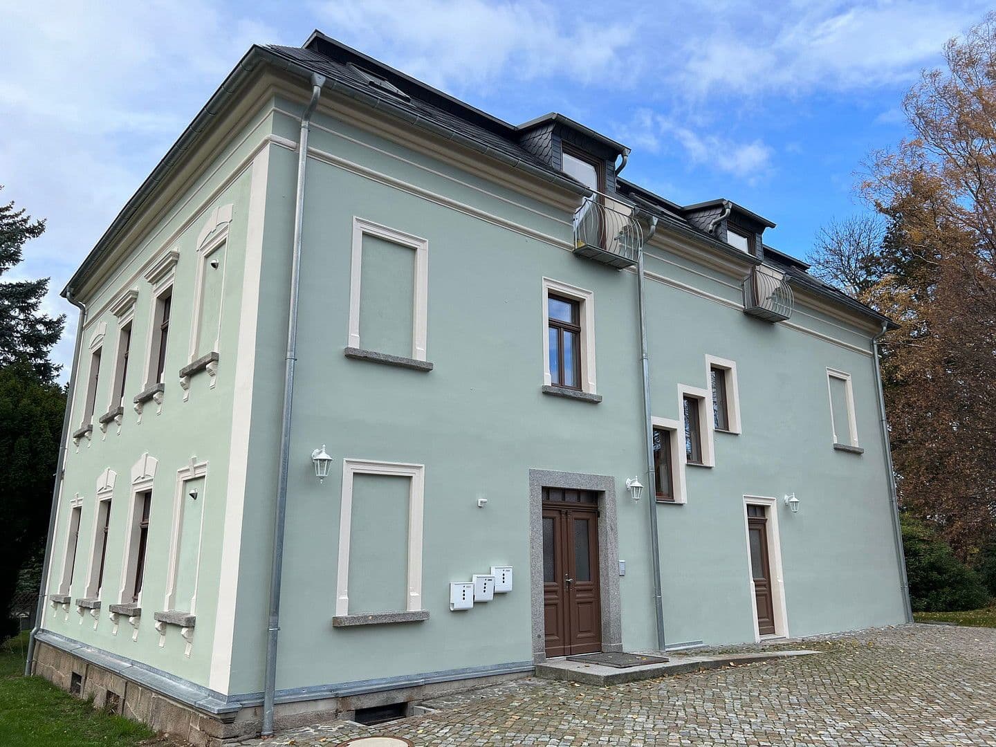 Prenájom bytu 4-izbový 116 m², August-Bebel-Straße 41, Oppach, Sasko Prenájom bytu 4-izbový 116 m², August-Bebel-Straße 41, Oppach, Sasko