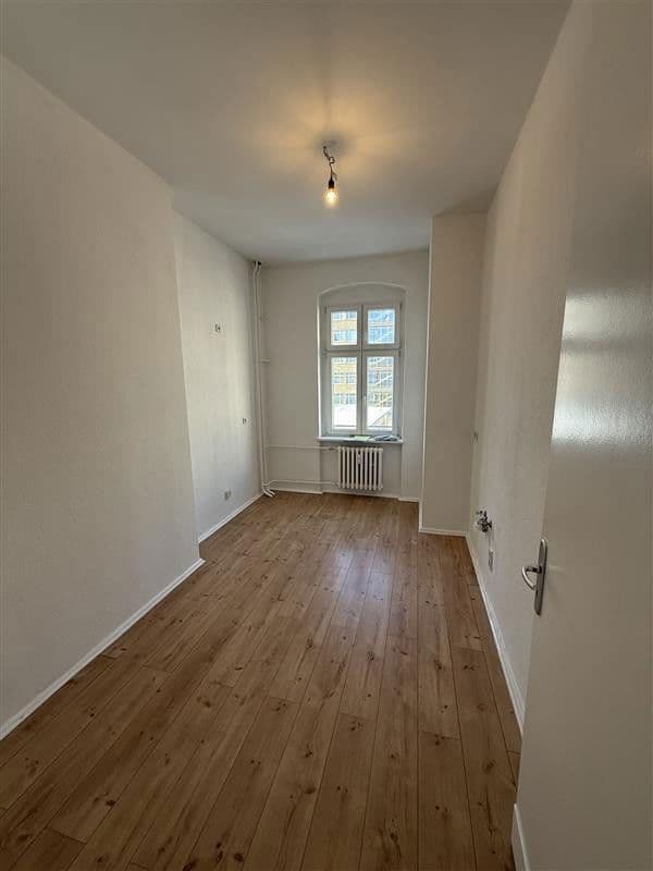 Prenájom bytu 4-izbový 103 m², Magdalenenstraße 21, Berlin, Berlín Prenájom bytu 4-izbový 103 m², Magdalenenstraße 21, Berlin, Berlín