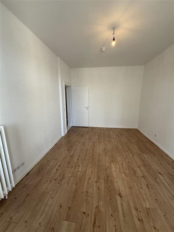 Prenájom bytu 4-izbový 103 m², Magdalenenstraße 21, Berlin, Berlín Prenájom bytu 4-izbový 103 m², Magdalenenstraße 21, Berlin, Berlín