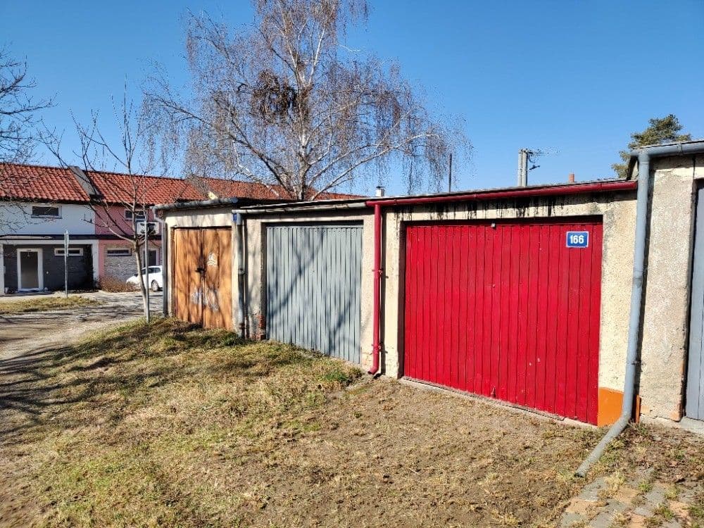 Predaj garáže 19 m², Dlouhá, Šlapanice, Jihomoravský kraj Predaj garáže 19 m², Dlouhá, Šlapanice, Jihomoravský kraj