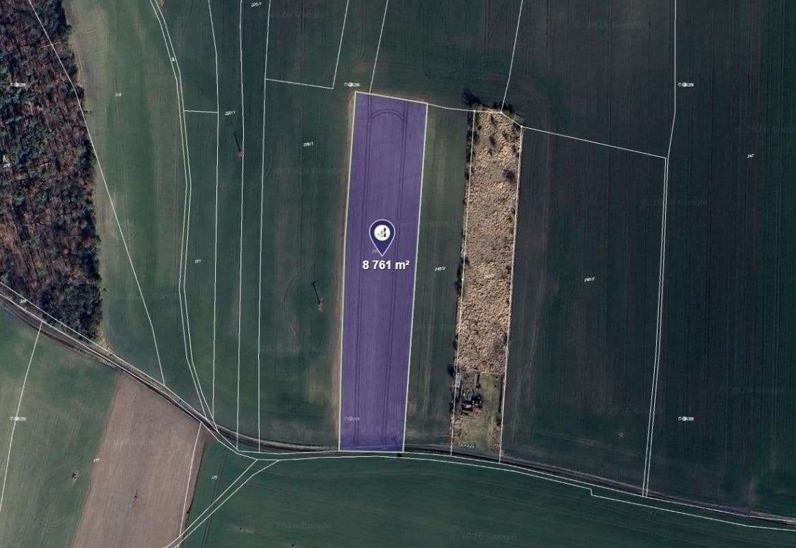 Predaj pozemku 8.761 m², Hlavenec, Středočeský kraj Predaj pozemku 8.761 m², Hlavenec, Středočeský kraj
