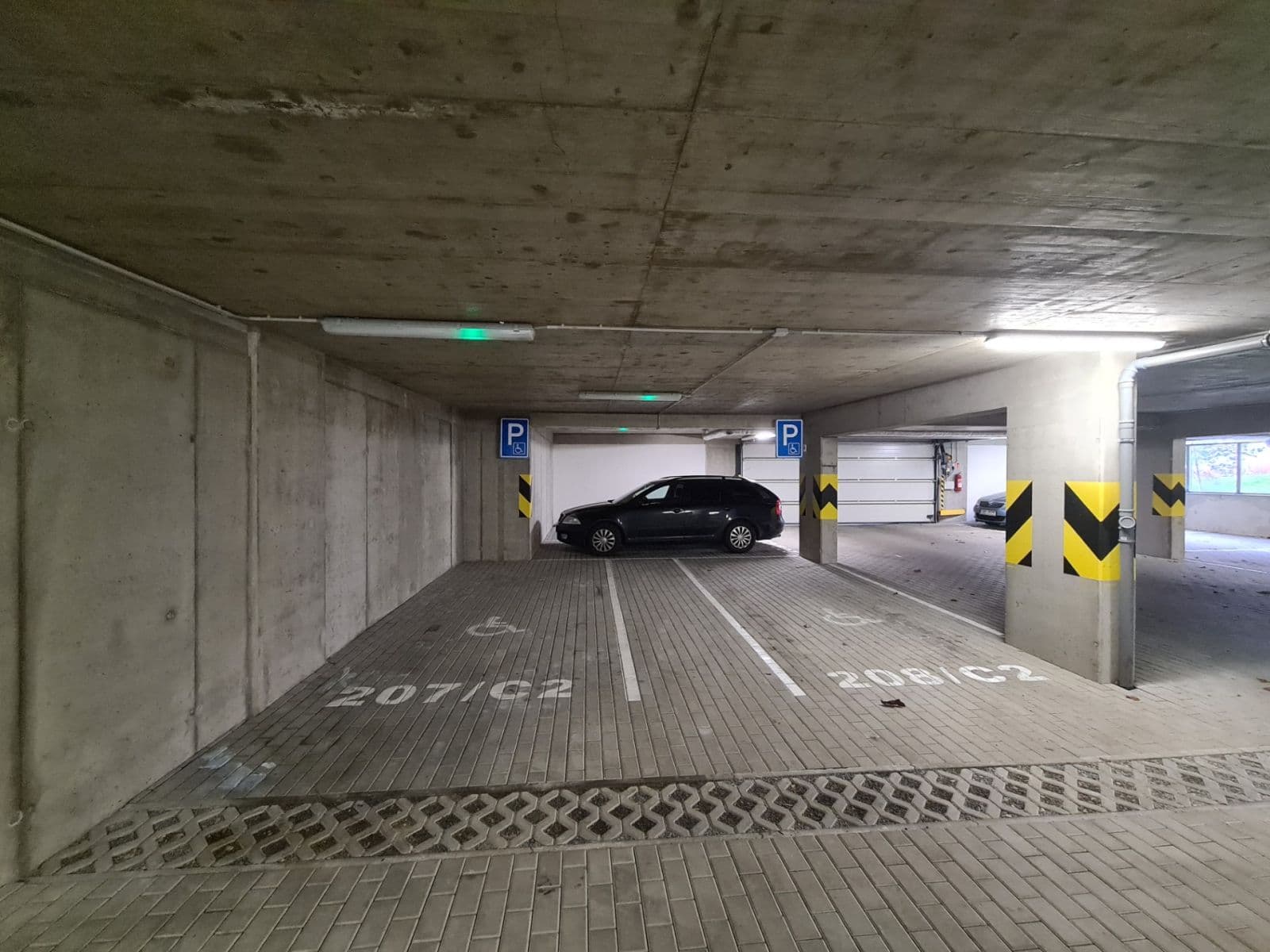 Prenájom garáže 15 m², Makedonská, Praha, Praha Prenájom garáže 15 m², Makedonská, Praha, Praha