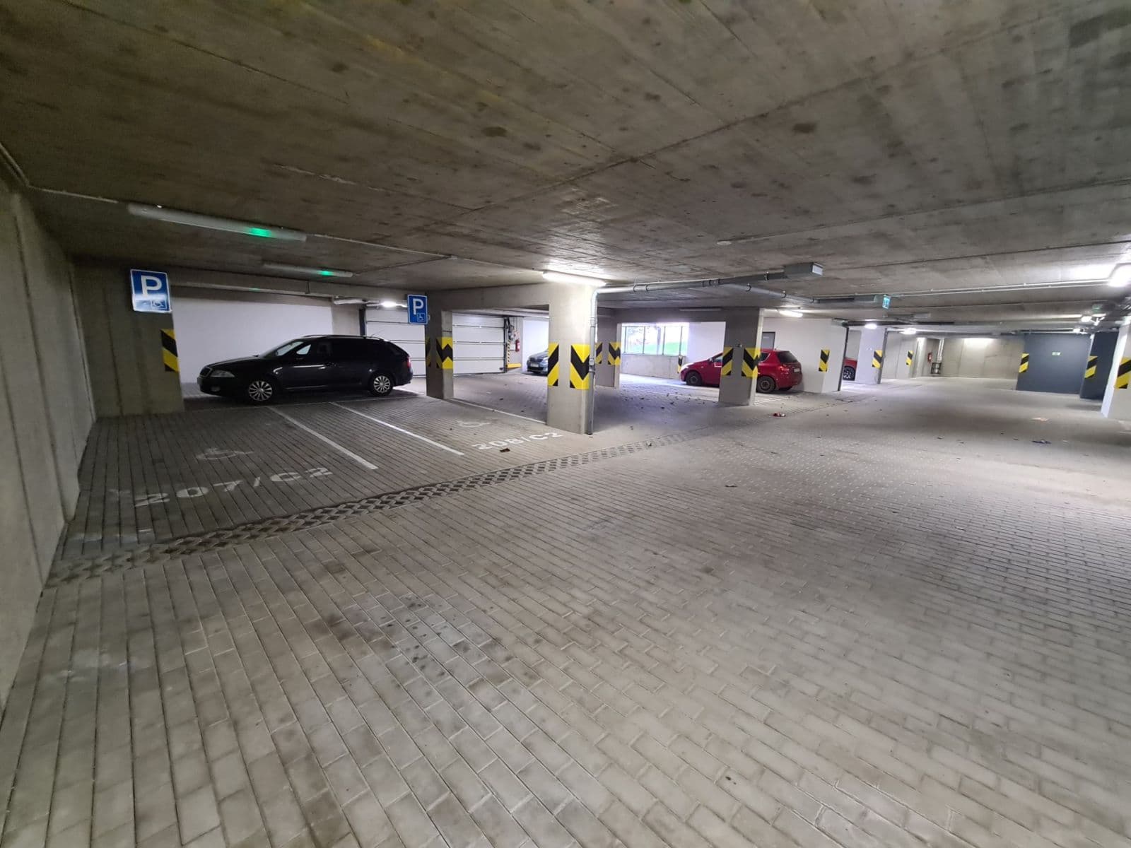 Prenájom garáže 15 m², Makedonská, Praha, Praha Prenájom garáže 15 m², Makedonská, Praha, Praha