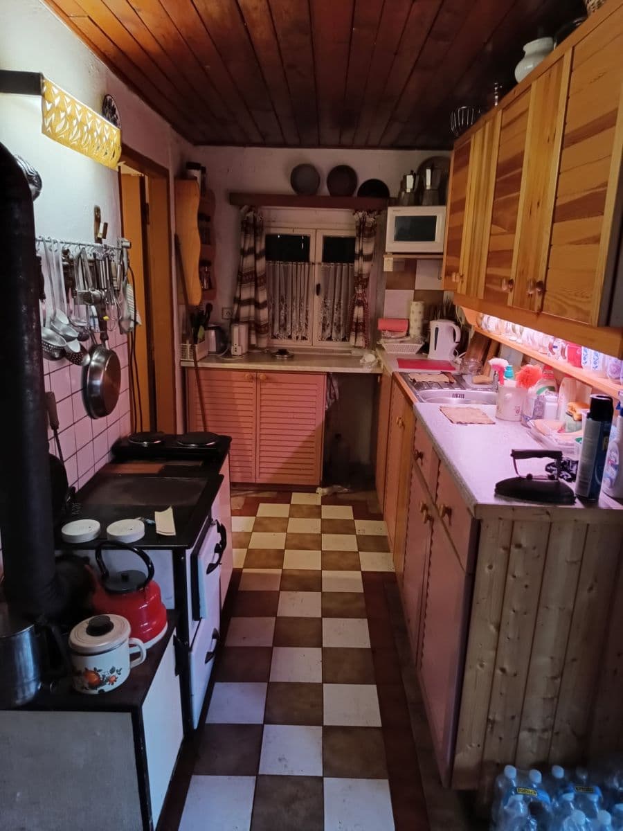 Predaj rekreačného objektu 62 m², pozemek 504 m², Lesní, Zadní Třebaň, Středočeský kraj Predaj rekreačného objektu 62 m², pozemek 504 m², Lesní, Zadní Třebaň, Středočeský kraj