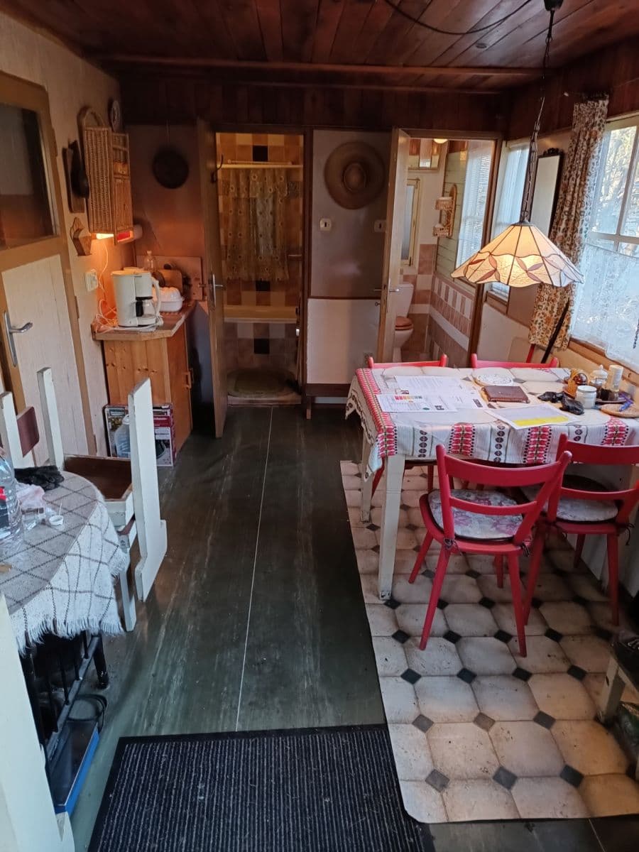 Predaj rekreačného objektu 62 m², pozemek 504 m², Lesní, Zadní Třebaň, Středočeský kraj Predaj rekreačného objektu 62 m², pozemek 504 m², Lesní, Zadní Třebaň, Středočeský kraj