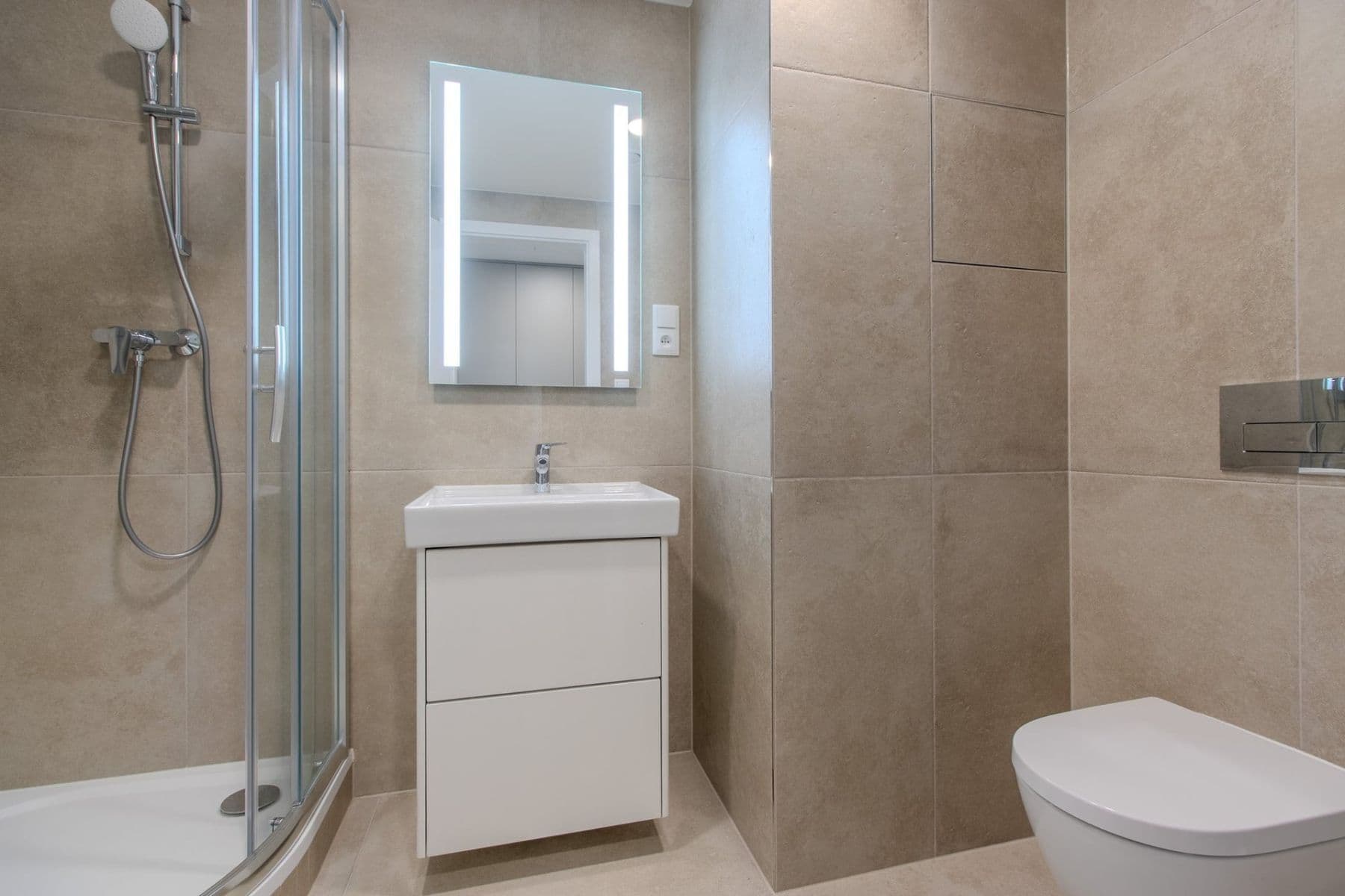 Prenájom bytu 1-izbový 33 m², Poděbradská, Praha, Praha Prenájom bytu 1-izbový 33 m², Poděbradská, Praha, Praha