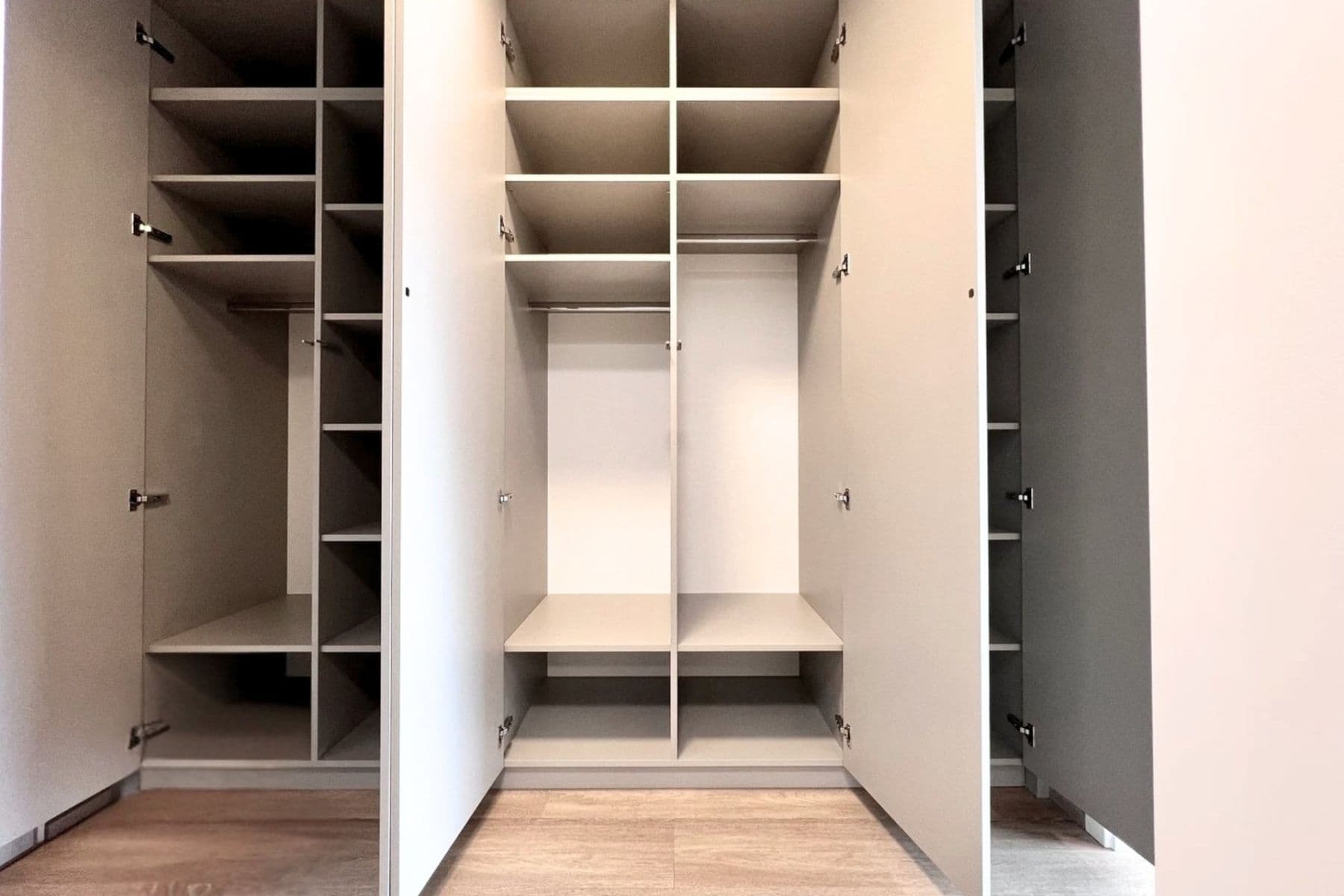 Prenájom bytu 1-izbový 33 m², Poděbradská, Praha, Praha Prenájom bytu 1-izbový 33 m², Poděbradská, Praha, Praha