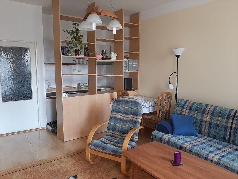 Prenájom bytu 1-izbový 32 m², Školská, Hostivice, Středočeský kraj Prenájom bytu 1-izbový 32 m², Školská, Hostivice, Středočeský kraj