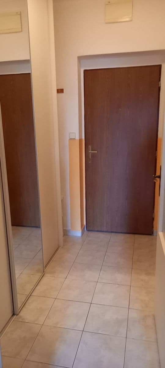 Prenájom bytu 1-izbový 32 m², Školská, Hostivice, Středočeský kraj Prenájom bytu 1-izbový 32 m², Školská, Hostivice, Středočeský kraj