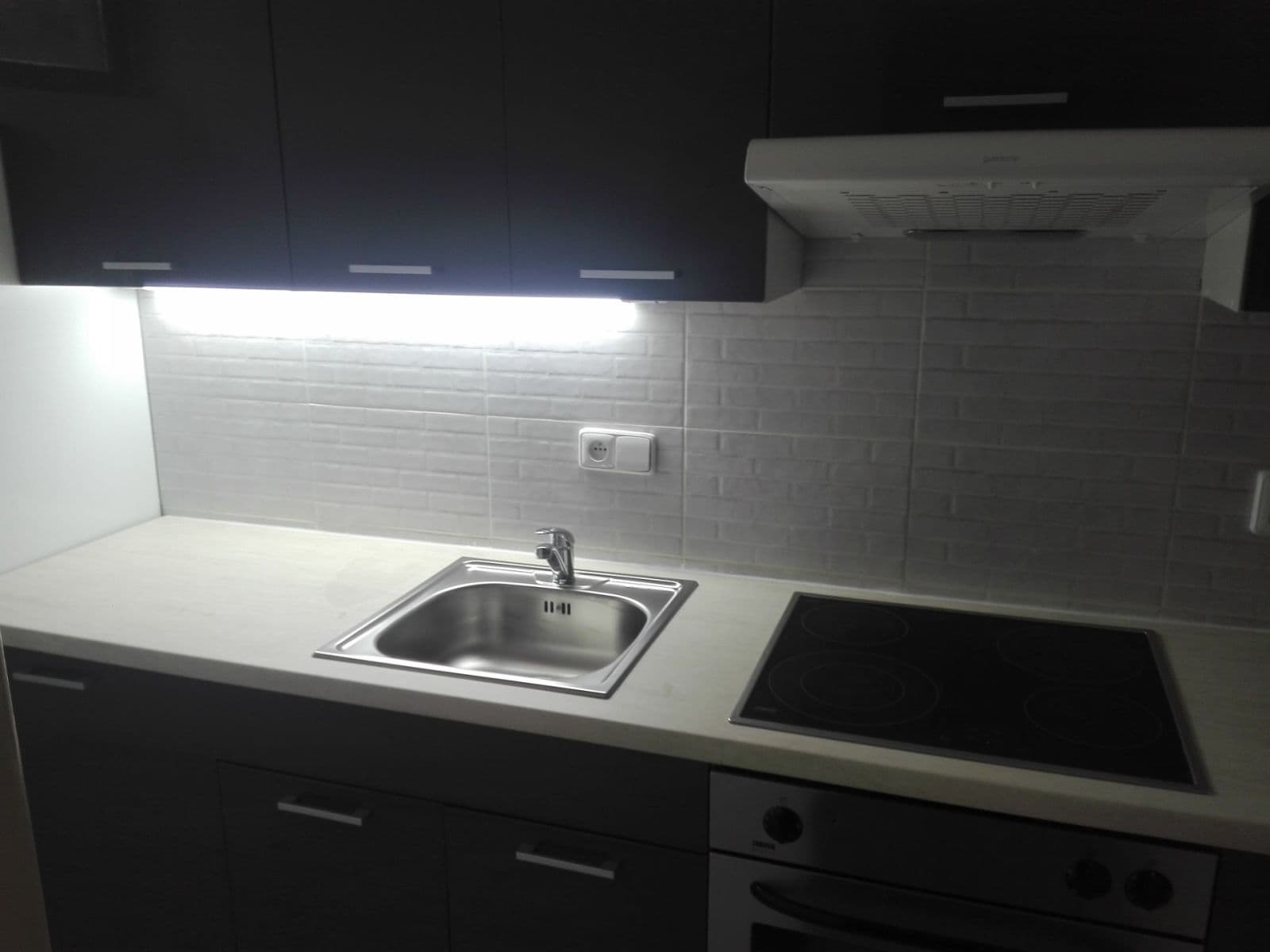 Prenájom bytu 3-izbový 60 m², Ant. Škváry, Kladno, Středočeský kraj Prenájom bytu 3-izbový 60 m², Ant. Škváry, Kladno, Středočeský kraj