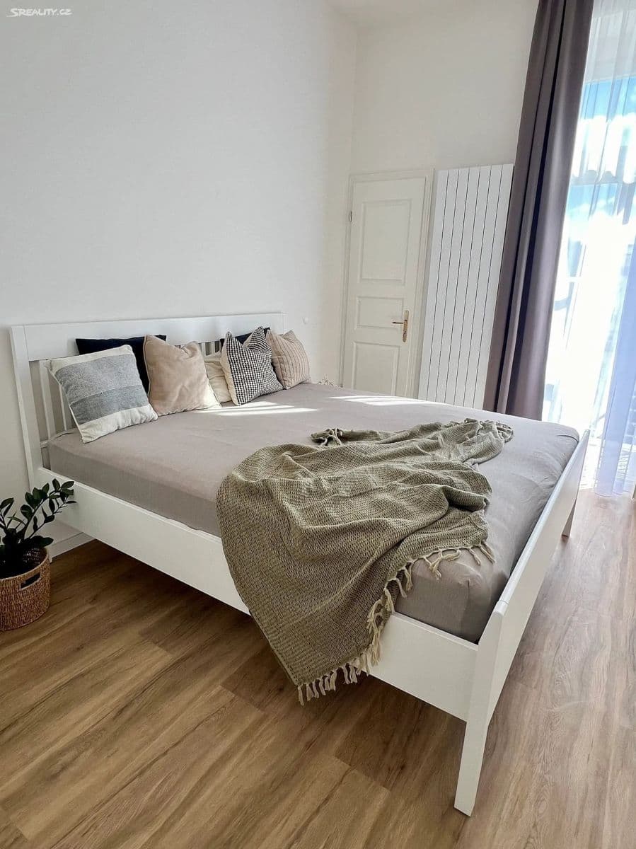 Prenájom bytu 2-izbový 58 m², Sládkova, Praha, Praha Prenájom bytu 2-izbový 58 m², Sládkova, Praha, Praha