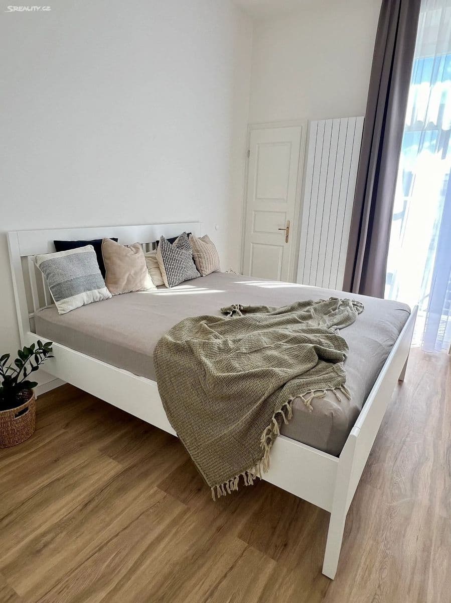 Prenájom bytu 2-izbový 58 m², Sládkova, Praha, Praha Prenájom bytu 2-izbový 58 m², Sládkova, Praha, Praha