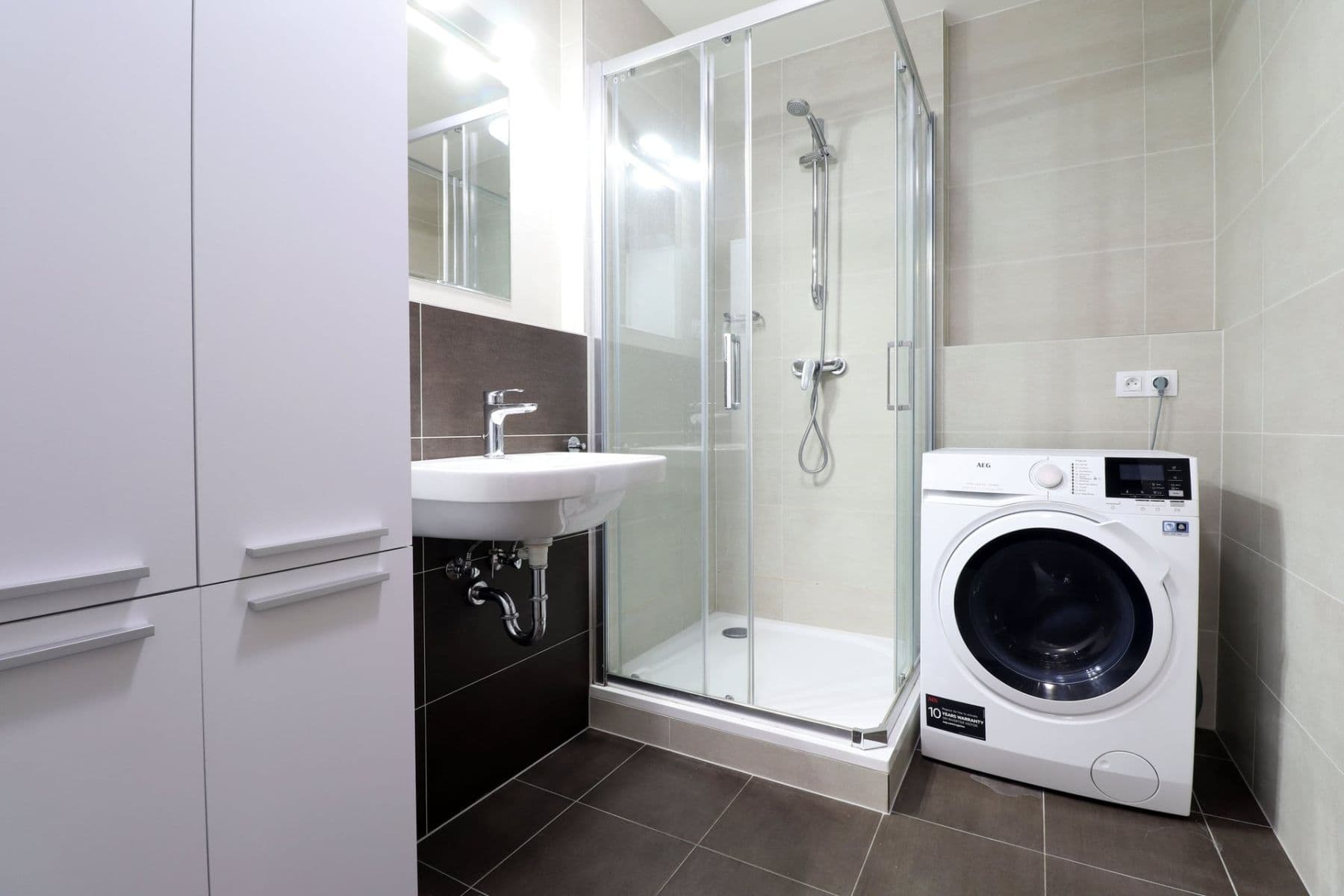 Prenájom bytu 1-izbový 38 m², Olgy Havlové, Praha, Praha Prenájom bytu 1-izbový 38 m², Olgy Havlové, Praha, Praha