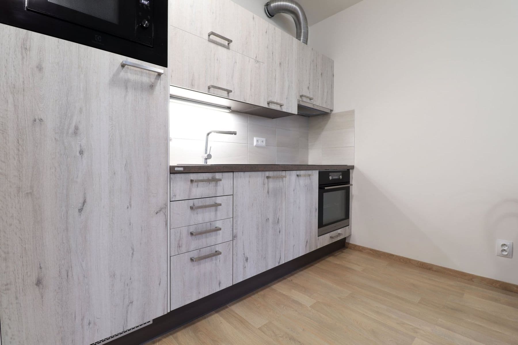 Prenájom bytu 1-izbový 38 m², Olgy Havlové, Praha, Praha Prenájom bytu 1-izbový 38 m², Olgy Havlové, Praha, Praha