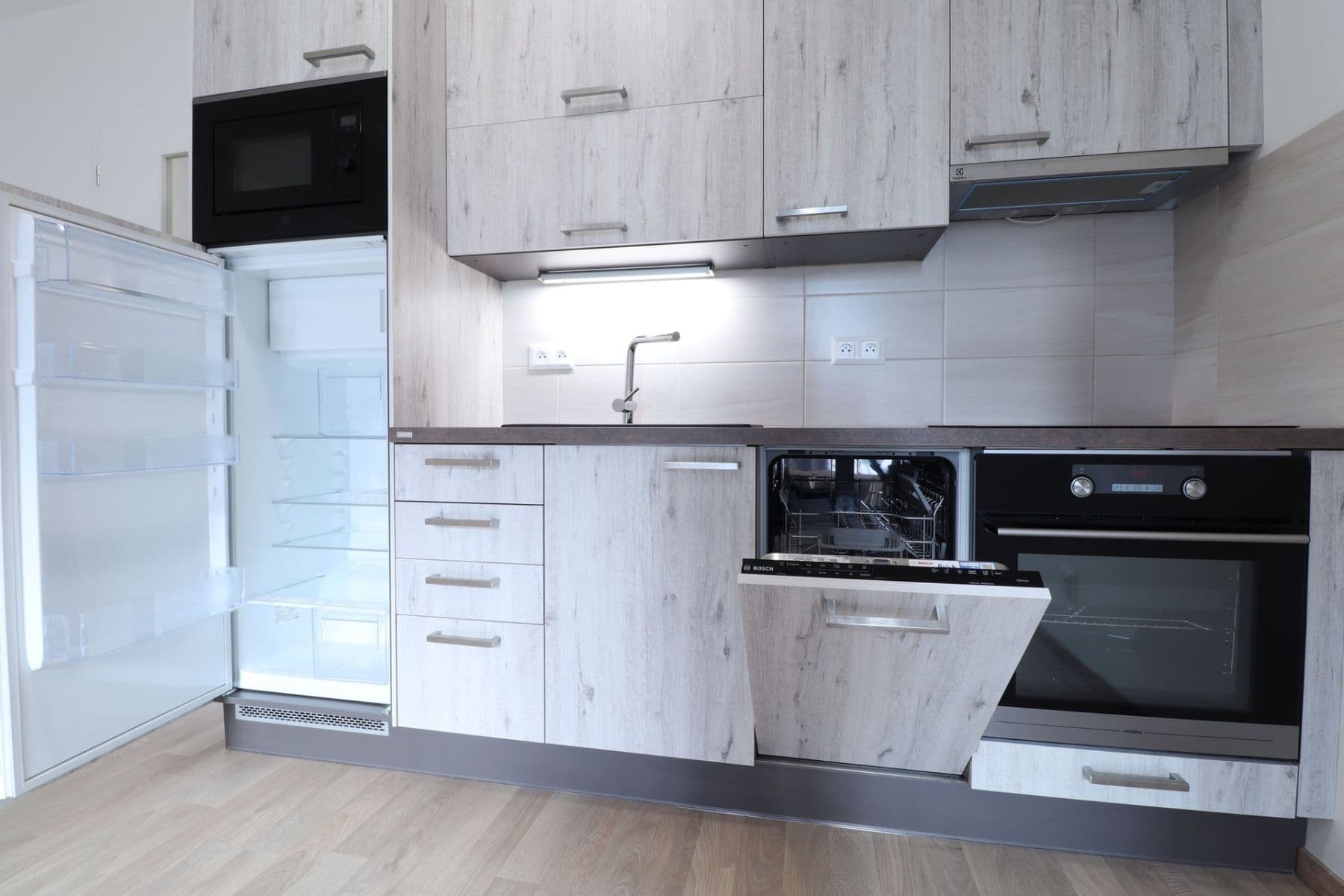 Prenájom bytu 1-izbový 38 m², Olgy Havlové, Praha, Praha Prenájom bytu 1-izbový 38 m², Olgy Havlové, Praha, Praha