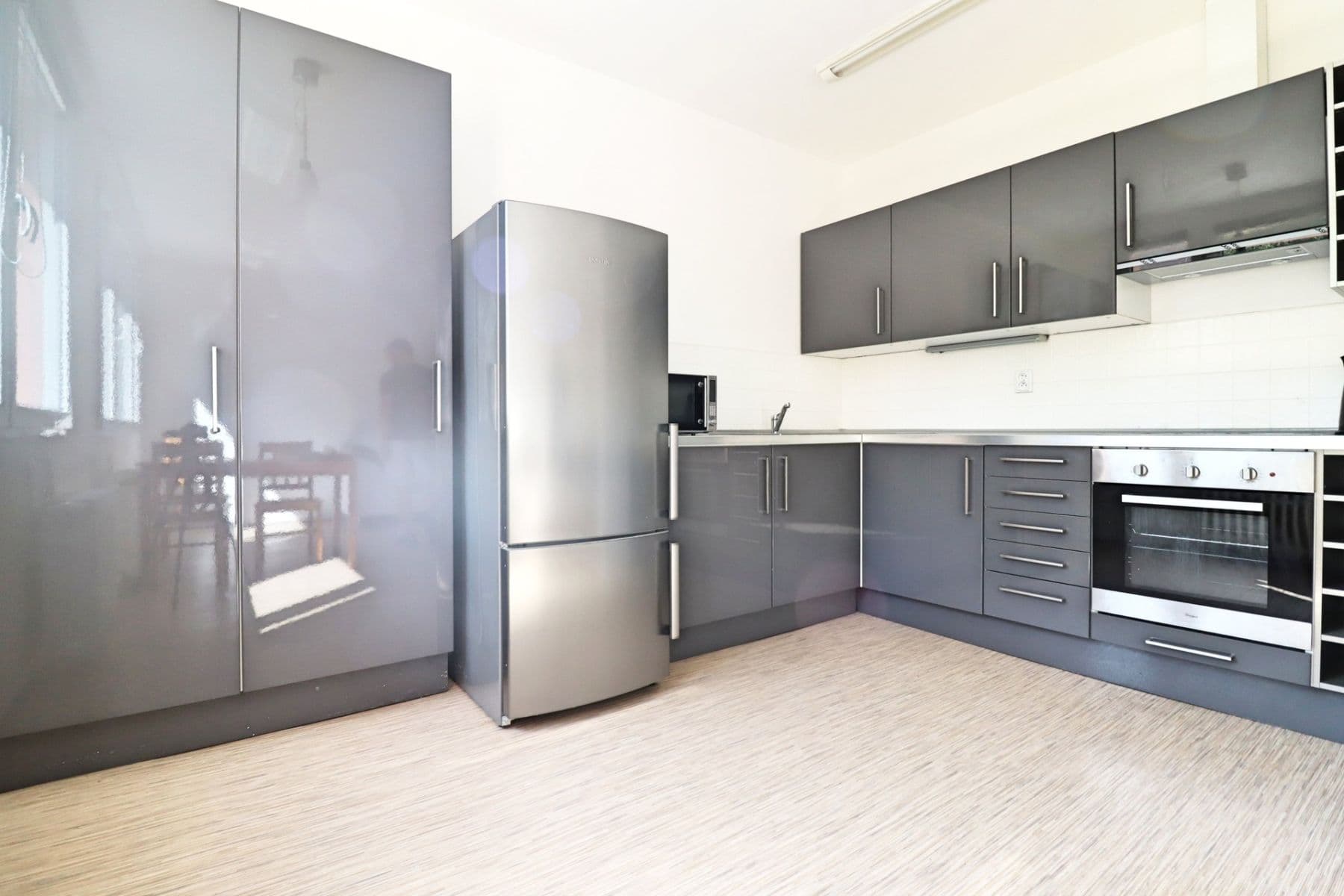 Prenájom bytu 3-izbový 56 m², Hurbanova, Praha, Praha Prenájom bytu 3-izbový 56 m², Hurbanova, Praha, Praha