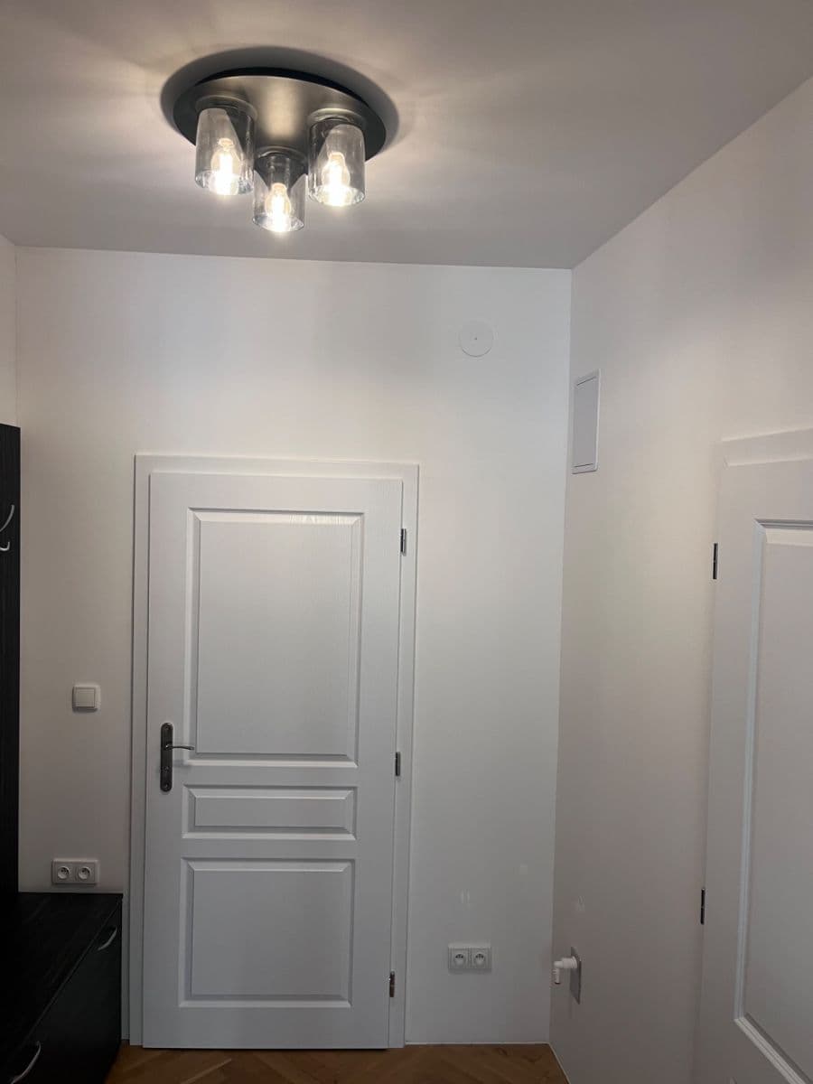 Prenájom bytu 1-izbový 41 m², Jakubské náměstí, Brno, Jihomoravský kraj Prenájom bytu 1-izbový 41 m², Jakubské náměstí, Brno, Jihomoravský kraj