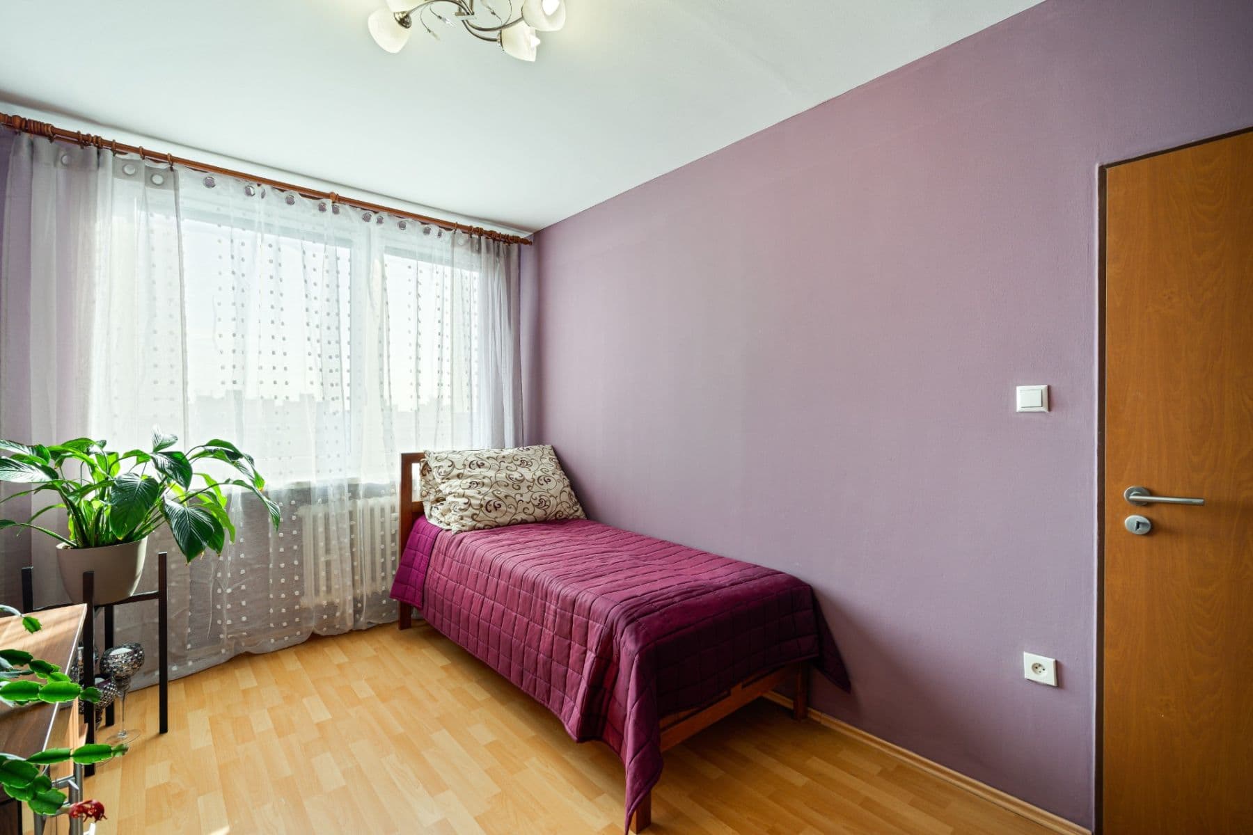 Prenájom bytu 4-izbový 70 m², Frýdlantská, Praha, Praha Prenájom bytu 4-izbový 70 m², Frýdlantská, Praha, Praha