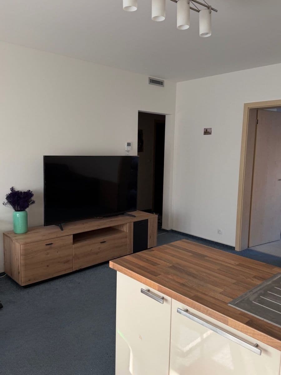 Prenájom bytu 3-izbový 63 m², Nepomuckých, Praha, Praha Prenájom bytu 3-izbový 63 m², Nepomuckých, Praha, Praha