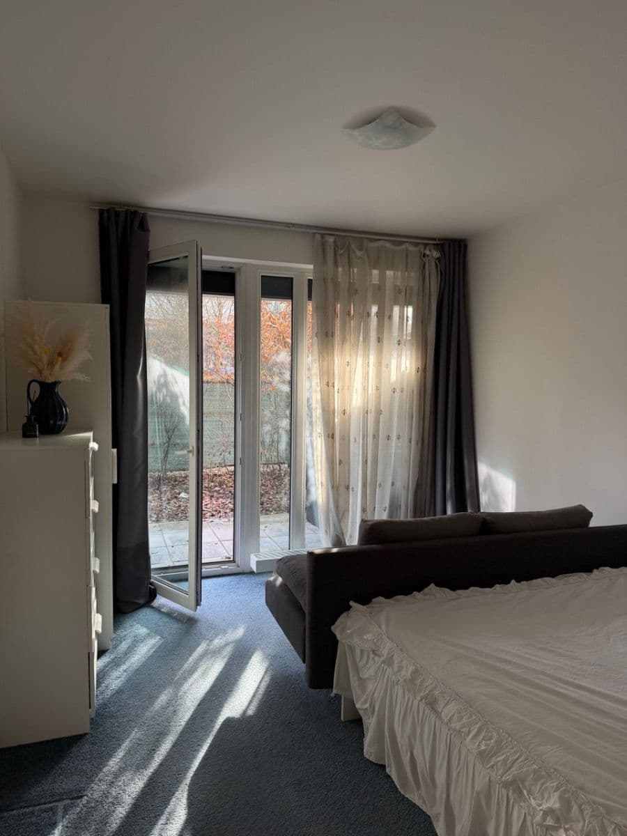 Prenájom bytu 3-izbový 63 m², Nepomuckých, Praha, Praha Prenájom bytu 3-izbový 63 m², Nepomuckých, Praha, Praha