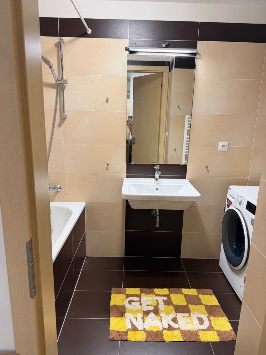 Prenájom bytu 3-izbový 63 m², Nepomuckých, Praha, Praha Prenájom bytu 3-izbový 63 m², Nepomuckých, Praha, Praha