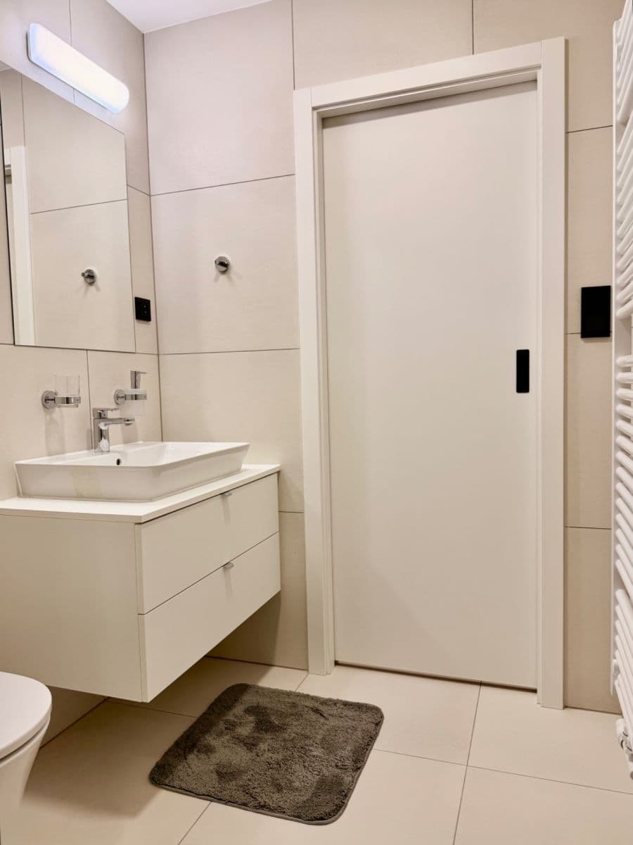 Prenájom bytu 1-izbový 30 m², Krymská, Praha, Praha Prenájom bytu 1-izbový 30 m², Krymská, Praha, Praha